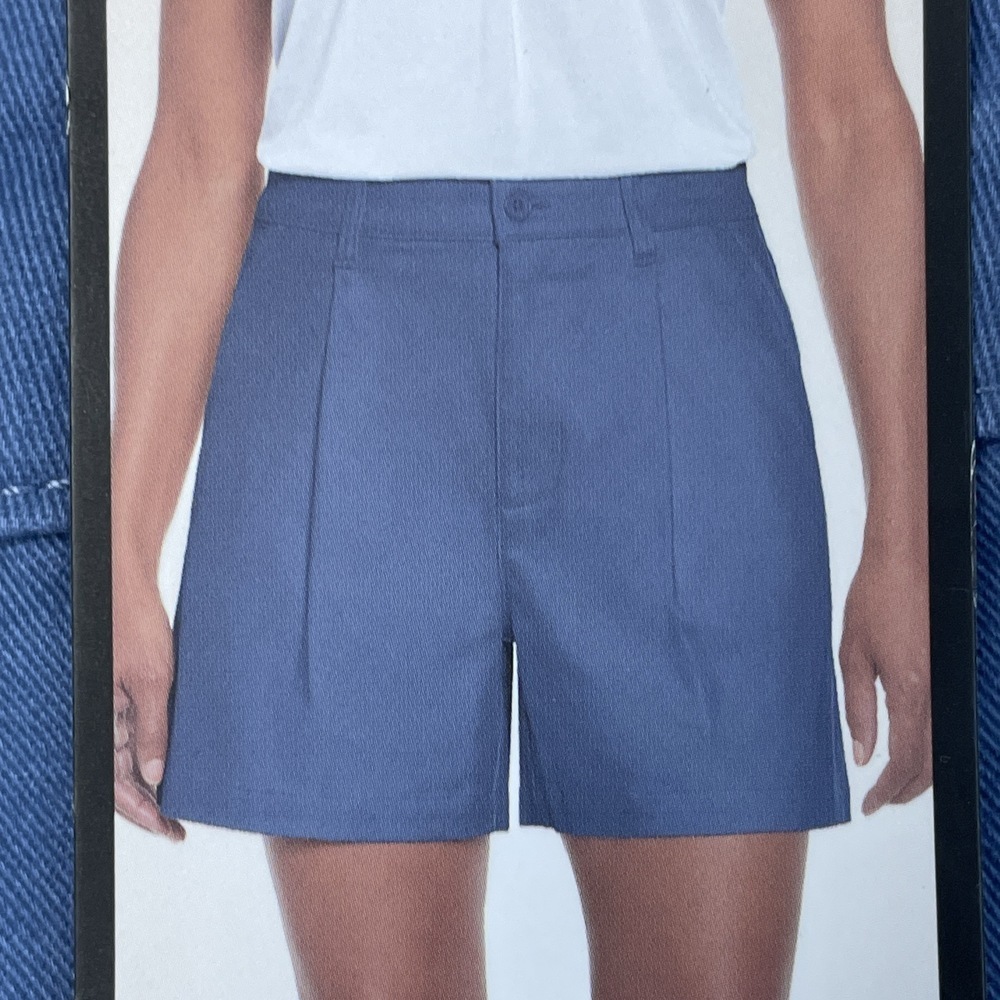 Banana Republic Women's Size 10 Pleat Front Shorts Blue e0259